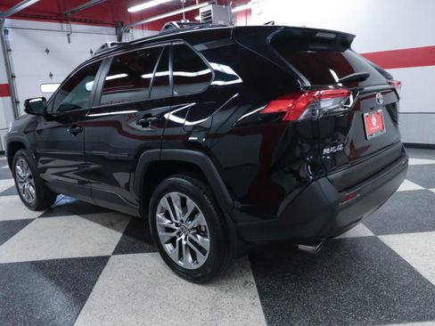 Used 2023 Toyota RAV4 XLE Premium FWD image 6