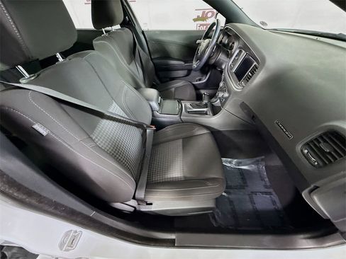 Used 2020 Dodge Charger SXT w/ Blacktop Package image 31