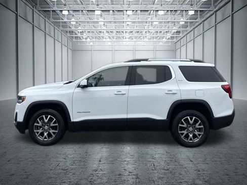 Used 2023 GMC Acadia SLT AWD/4WD image 3