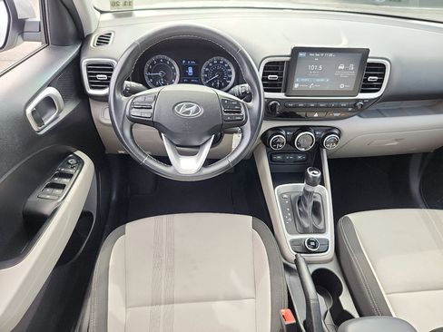 Used 2022 Hyundai Venue SEL image 23