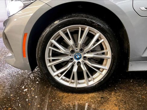 Used 2023 BMW 330e image 12