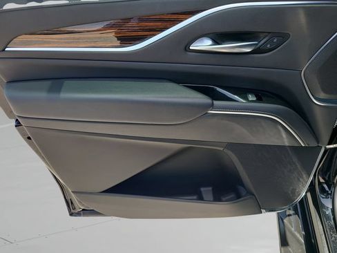 Used 2023 Cadillac Escalade ESV Premium Luxury RWD image 22