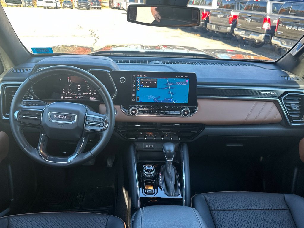 Used 2023 GMC Canyon AT4 w/ AT4 Premium Package AWD/4WD image 17