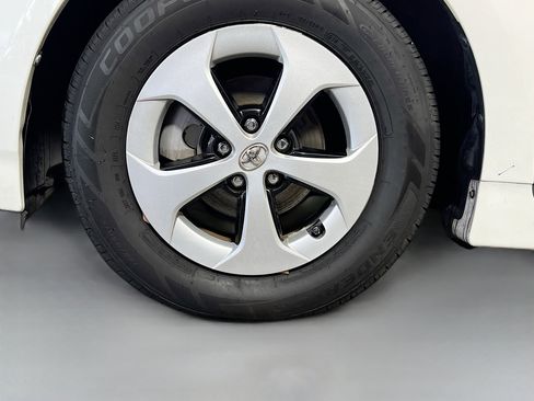 Used 2014 Toyota Prius Two image 14