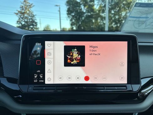 New 2026 Volkswagen Atlas Cross Sport SEL Premium R-Line image 16