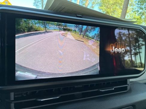 Used 2024 Jeep Wrangler Sport AWD/4WD image 33