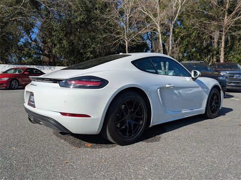 Used 2021 Porsche 718 Cayman image 2