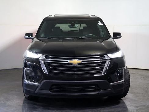 Used 2023 Chevrolet Traverse LT w/ LT Premium Package FWD image 9
