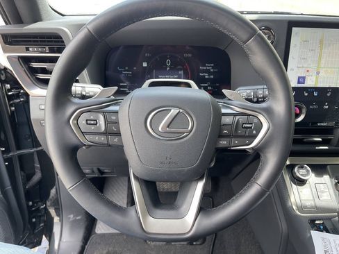 Used 2024 Lexus GX 550 w/ Accessory Package (Z1) AWD/4WD image 2