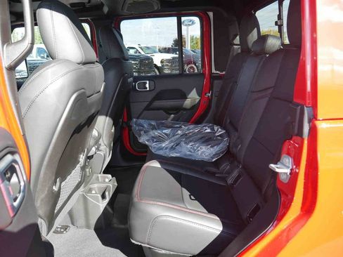 New 2025 Jeep Gladiator Rubicon image 16