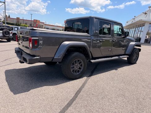 Used 2026 Jeep Gladiator Sport AWD/4WD image 7
