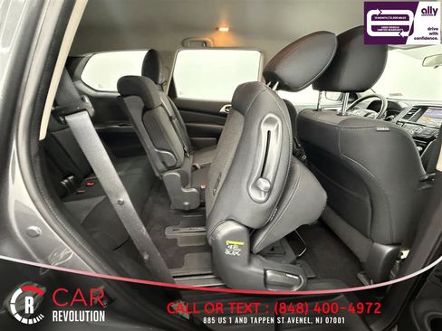 Used 2020 Nissan Pathfinder S AWD/4WD image 37