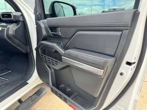 Used 2024 Toyota Tacoma SR5 AWD/4WD image 12