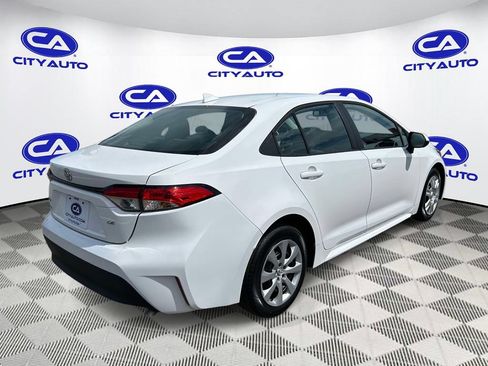 Used 2023 Toyota Corolla LE FWD image 3