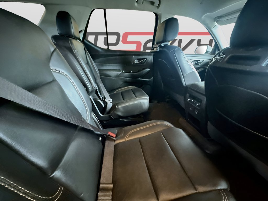 Used 2021 Chevrolet Traverse RS FWD image 29