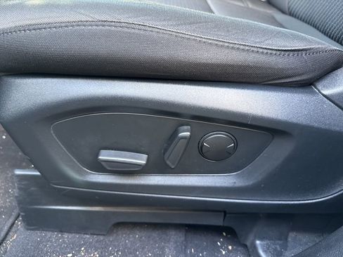 Used 2023 Ford Explorer XLT image 8