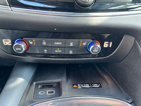 Used 2023 Buick Enclave Essence FWD image 43