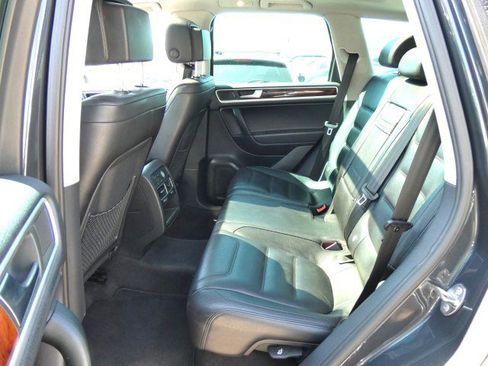 Used 2012 Volkswagen Touareg Executive image 8
