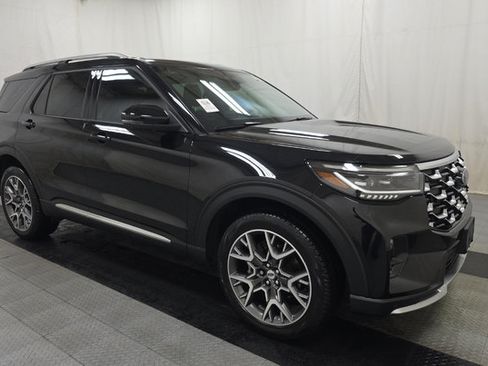 Certified 2025 Ford Explorer Platinum w/ Ultimate Package AWD/4WD image 2