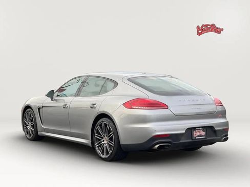 Used 2016 Porsche Panamera 4 Edition image 5