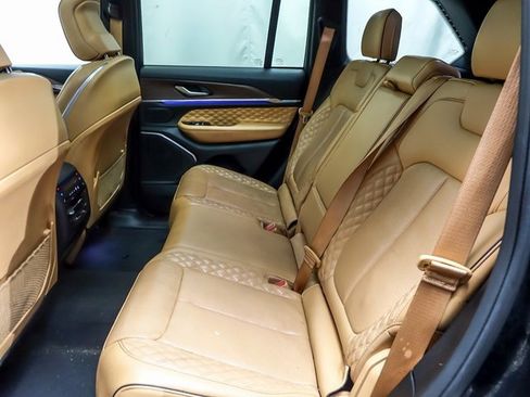 Used 2022 Jeep Grand Cherokee Summit image 11