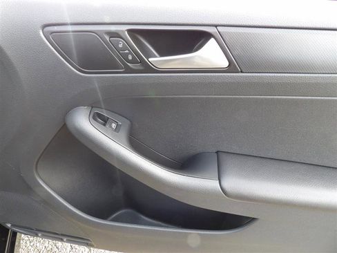 Used 2013 Volkswagen Jetta S image 13