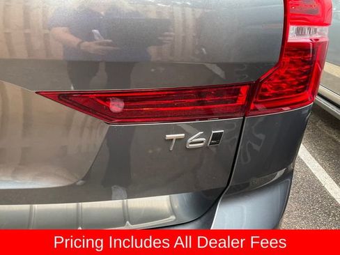 Used 2018 Volvo XC60 T6 Momentum w/ Vision Package AWD/4WD image 7