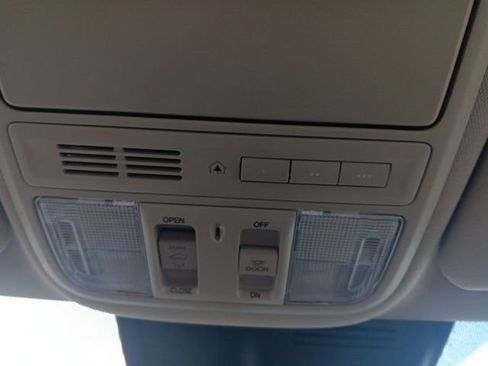 Used 2017 Honda CR-V Touring image 20