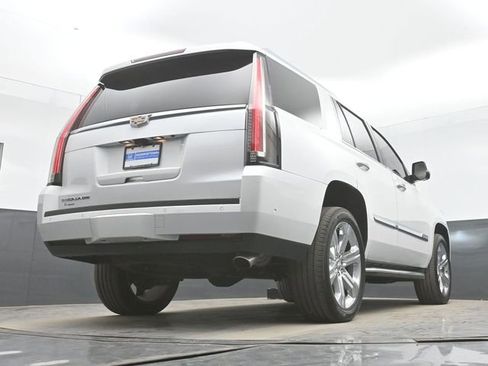 Used 2020 Cadillac Escalade Premium Luxury AWD/4WD image 52