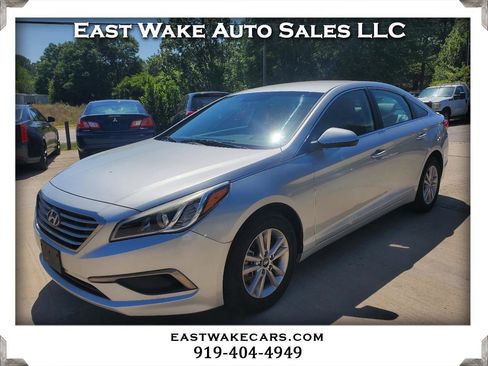 Used 2016 Hyundai Sonata SE FWD image 1