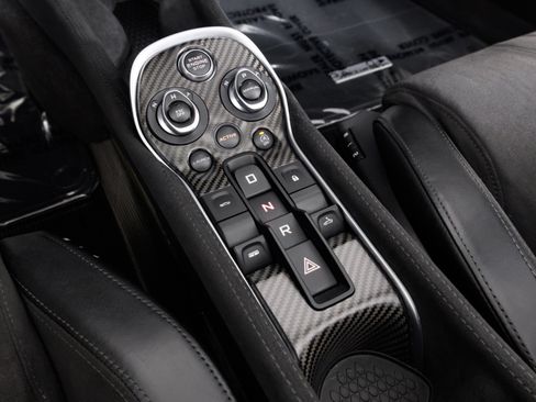 Used 2020 McLaren 600LT Spider RWD image 27