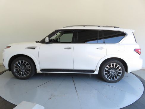 Used 2023 Nissan Armada Platinum w/ Captain's Chairs Package RWD image 7