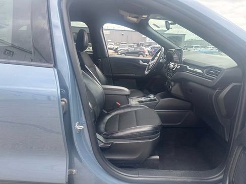 Used 2025 Ford Escape ST-Line Select AWD/4WD image 17