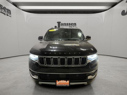 Used 2024 Jeep Wagoneer Series II w/ Flexible Seating Group image 7