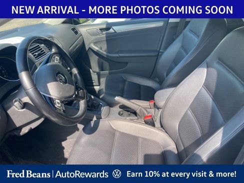 Used 2018 Volkswagen Jetta SE FWD image 9