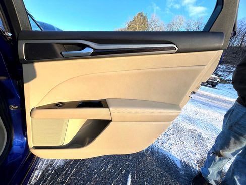 Used 2013 Ford Fusion SE image 24