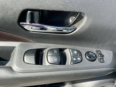 Used 2021 Nissan Kicks SR FWD image 12
