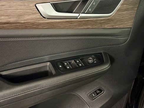 Used 2025 Volkswagen Atlas SEL image 20