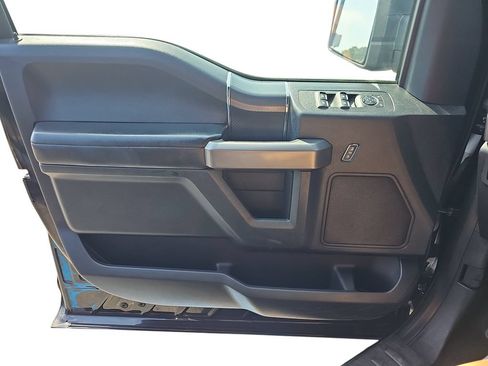 Used 2018 Ford F150 XLT w/ Equipment Group 302A Luxury AWD/4WD image 26
