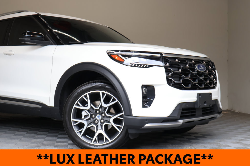 Used 2025 Ford Explorer Platinum w/ Ultimate Package AWD/4WD image 3