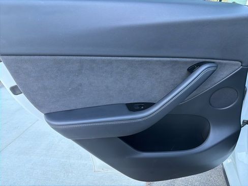 Used 2020 Tesla Model Y Performance image 18