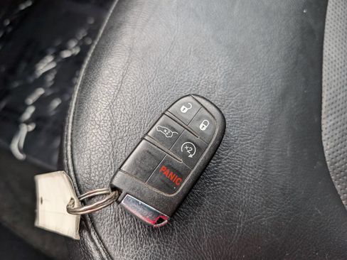 Used 2018 Jeep Compass Limited w/ Navigation Group AWD/4WD image 25