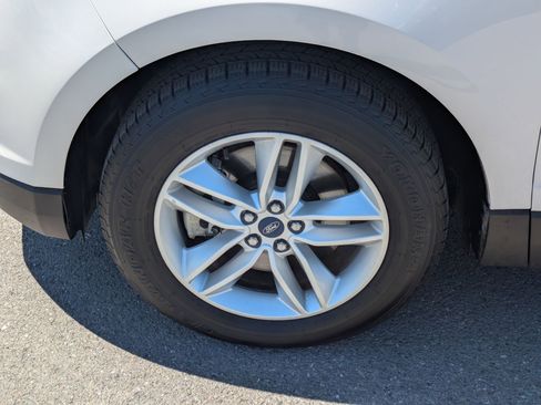 Used 2017 Ford Edge SEL w/ Equipment Group 201A AWD/4WD image 11