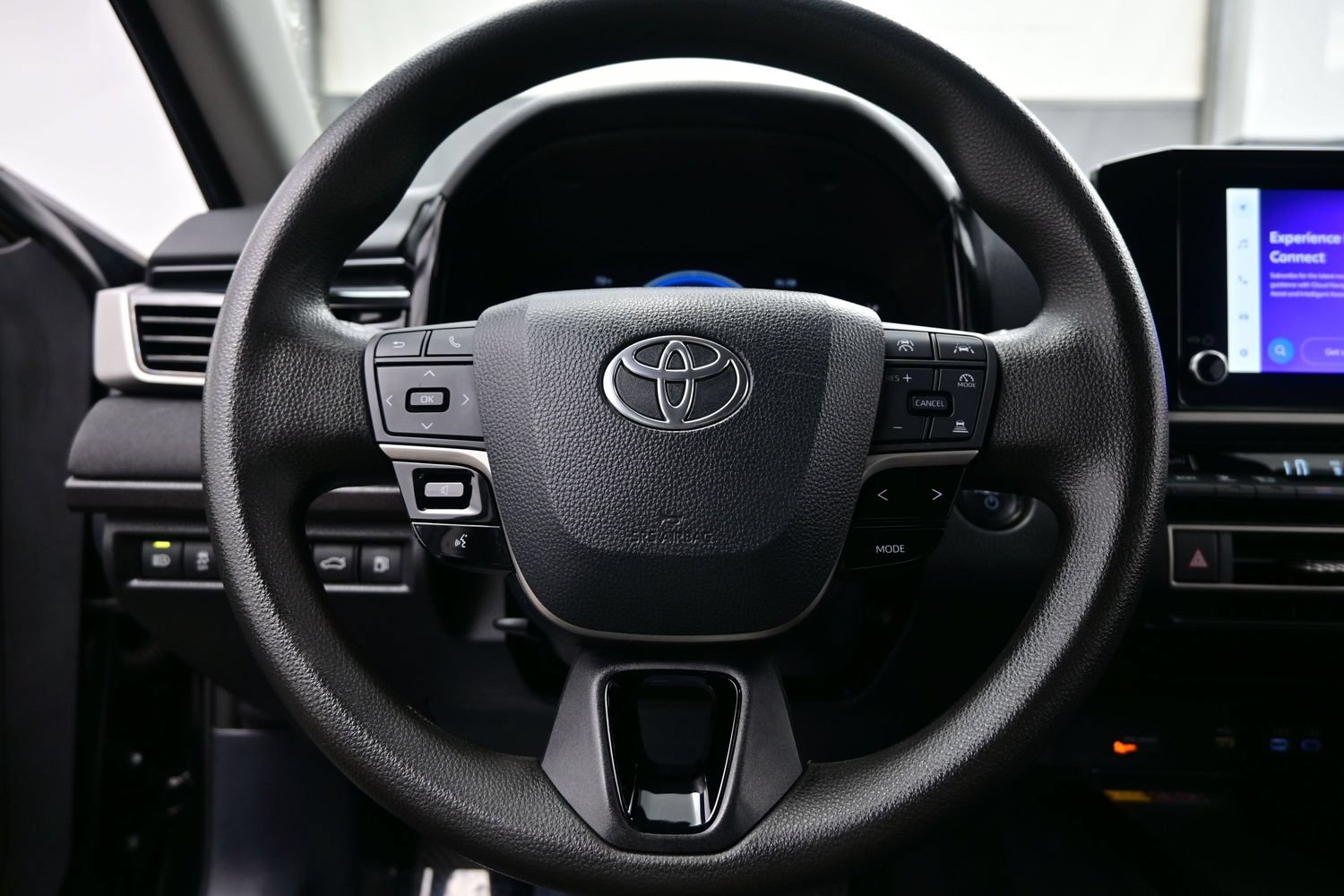 Used 2025 Toyota Camry LE FWD image 23