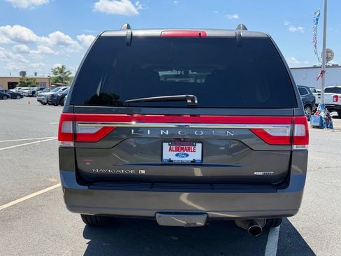 Used 2015 Lincoln Navigator L 4WD w/ Equipment Group 101A Reserve image 4