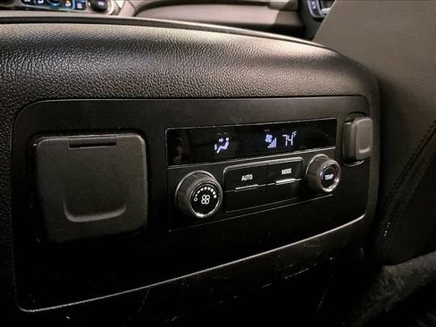 Used 2019 Chevrolet Tahoe LT AWD/4WD image 34