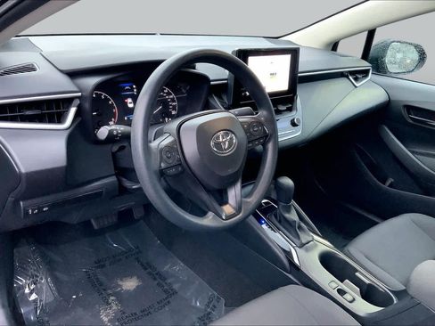 Used 2024 Toyota Corolla LE FWD image 17