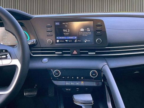 New 2026 Hyundai Elantra Hybrid FWD image 8