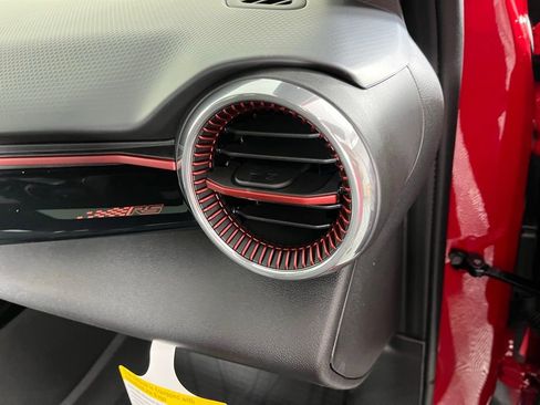 New 2026 Chevrolet Trax RS w/ Sunroof Package image 9