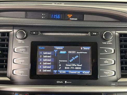 Used 2015 Toyota Highlander Plus FWD image 29